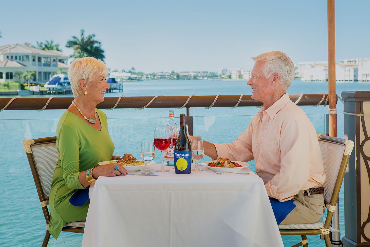 SHOP <em>&</em> DINE
