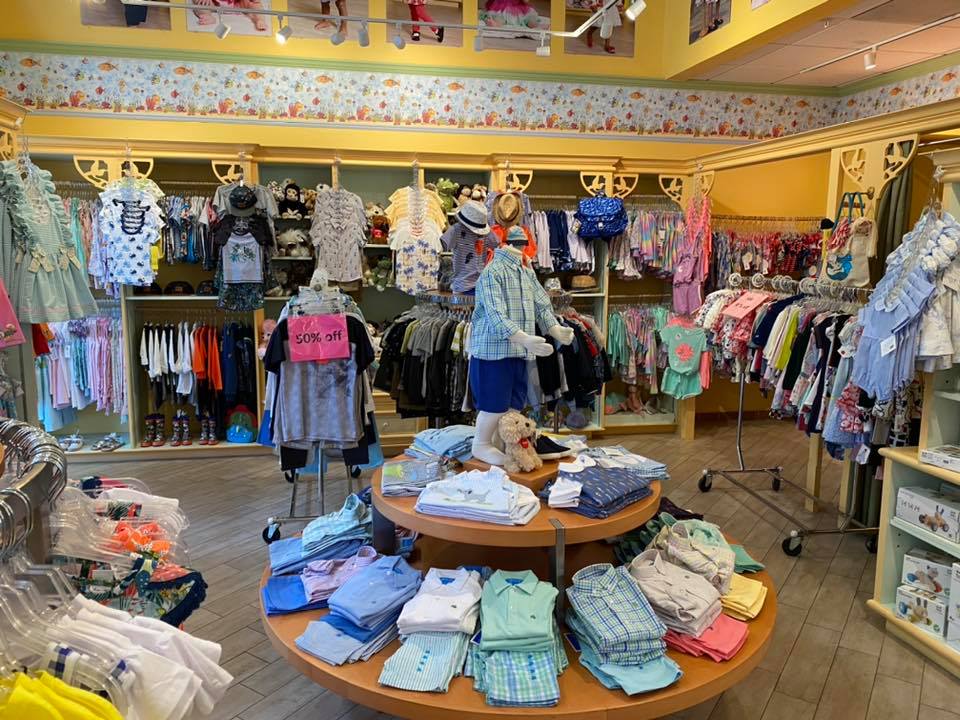 Naples shopping, Naples Fl Shopping Centers, Naples Malls, Shops in Naples, Naples Fine Shops, Where to shop in Naples Fl. Naples Fine Shopping, Naples Fine Dining and Shops, Naples Destination for Shopping and dining, Naples Waterside shopping, Naples Waterside dining, Naples waterfront dining, Naples waterfront shopping, Boutique Shopping in Naples Fl, Shops in Naples Fl, A Horse Of A Different Color, À-Tout-Âg, All About April, BU Club, Casanova Venetian Glass & Art, Chico’s, DanaTyler, Diane’s Fine Fashions, Everything But Water, Exquisite Timepieces, Fabec-Young & Co, H.T. Chittum & Co, J.McLaughlin, J&K Collections, Lux Boutique, Mondo Uomo, Monkee’s of Naples, Panache, Patchington, Pratt’s Shoe Salon, Sara Campbell, Simply Natural, Southern Tide, Sperry Shoes & Natural Comfort, Sukie’s Wine Shop, Teruzzi, the b. store, The Gallery Of Estate, The Spice & Tea Exchange, Tommy Bahama, Whispers of Naples, Wildflower, WM Phelps Custom Jeweler