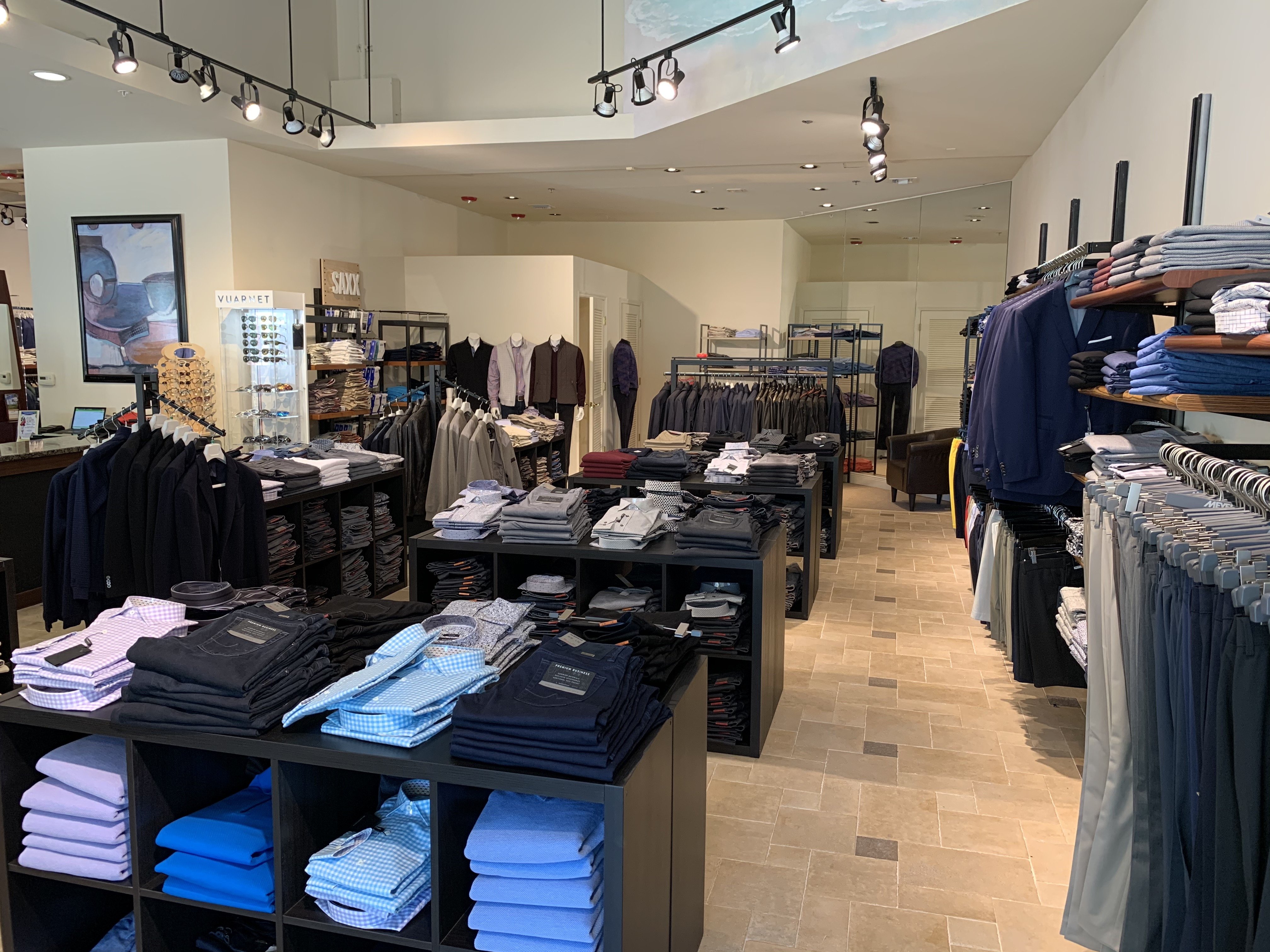 Mondo Uomo | The Village Shops on Venetian Bay