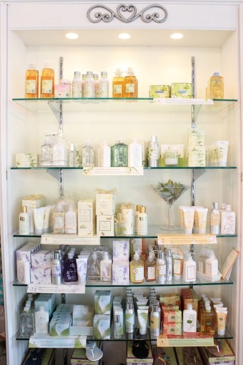 Naples Children’s Boutiques, Naples Children’s shops, Naples Gift Stores, Naples Gifts and Accessories, Women’s Fine Fashions, Woman’s Fashions Naples, Naples Woman’s Clothing stores, Woman’s Clothing boutiques in Naples, Women’s gift stores in Naples