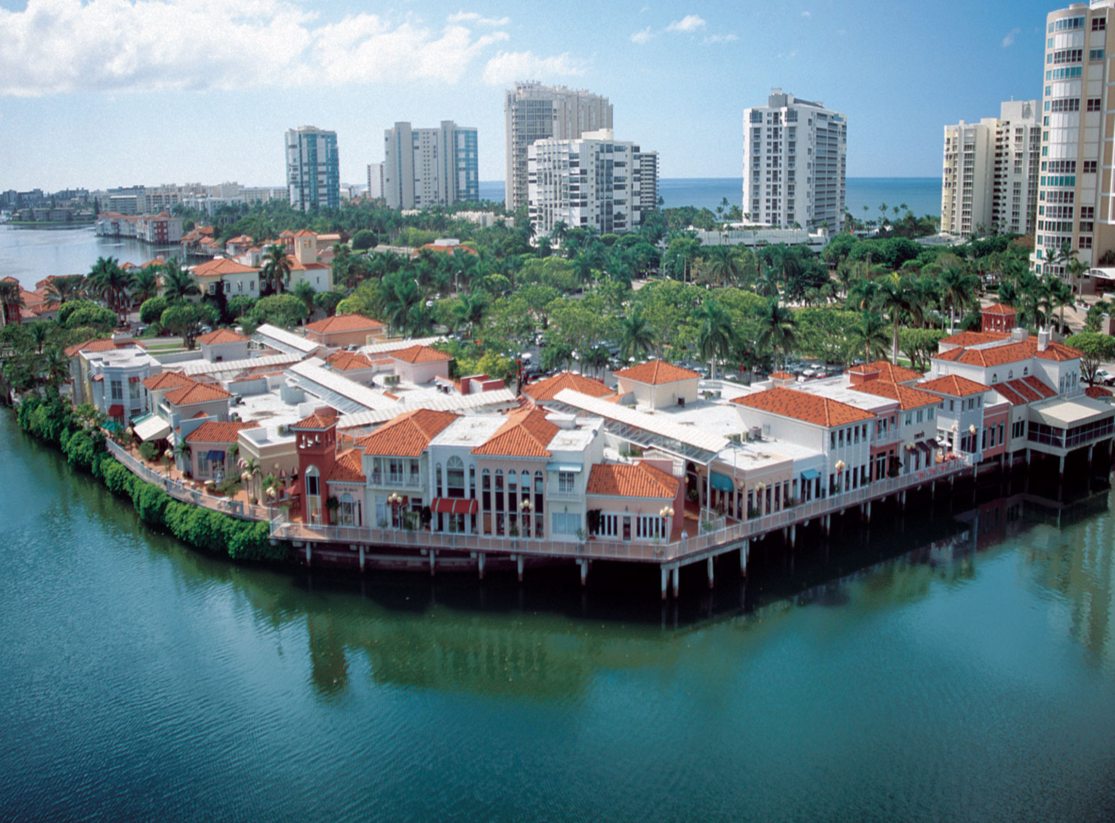 Waterside Shops Apple Store opens August 24th in Naples, Florida
